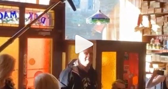 Garth Surprises Fans at Pub in Dublin